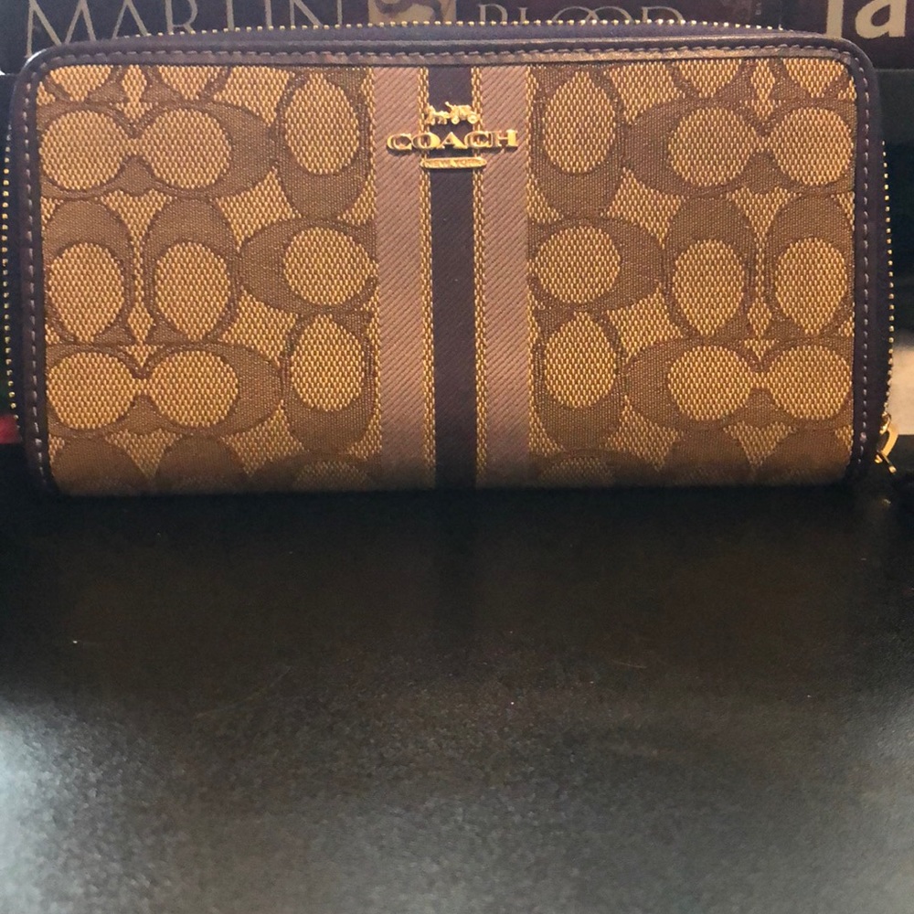Coach ACCORDION ZIP WALLET JACQUARD STRIPE